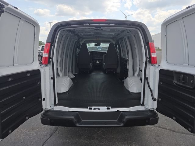 New 2026 Chevrolet Express 2500 w/ Driver Convenience Package RWD image 17