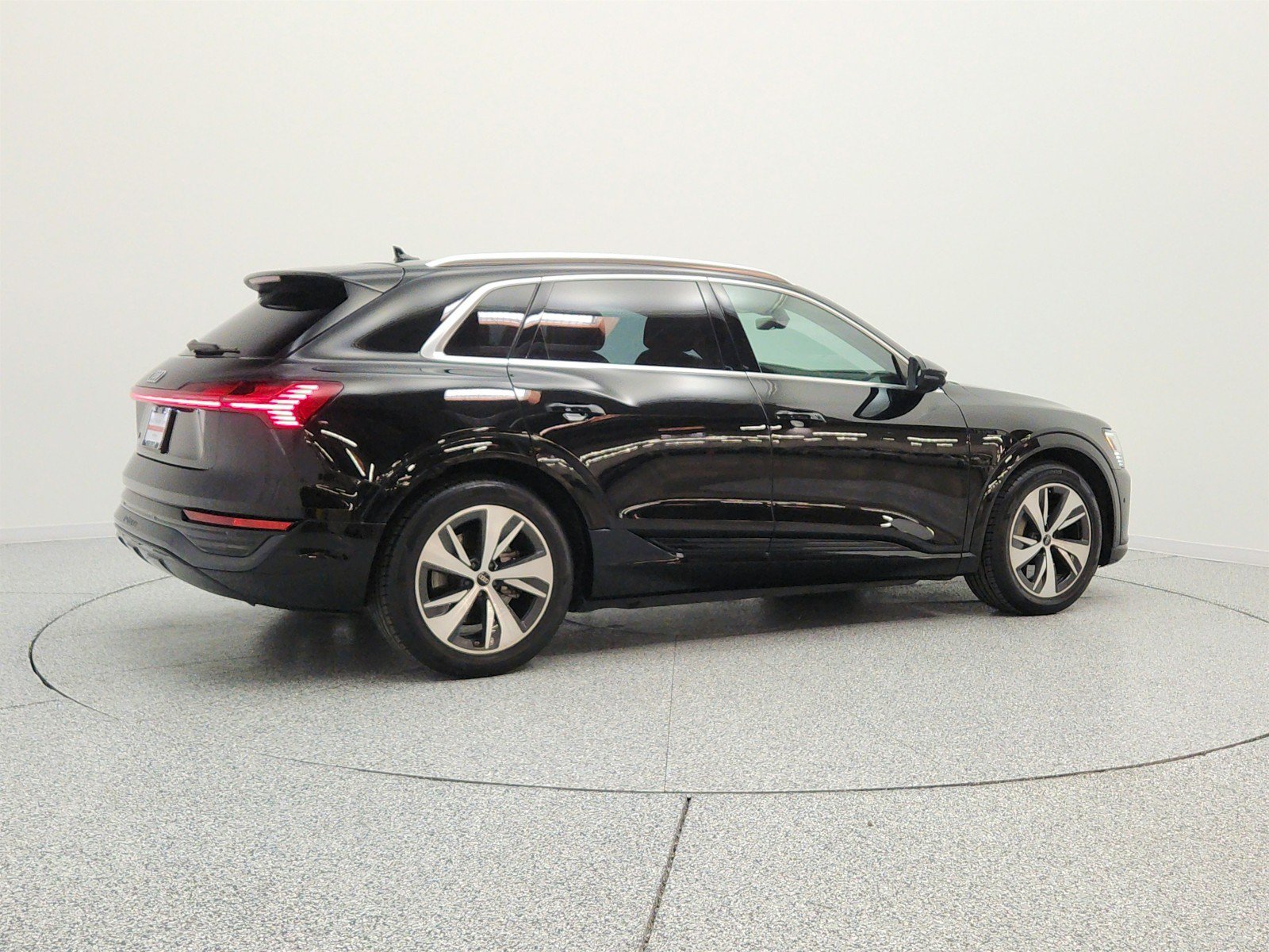 Used 2024 Audi Q8 e-tron Premium Plus w/ Premium Plus Package AWD/4WD image 5