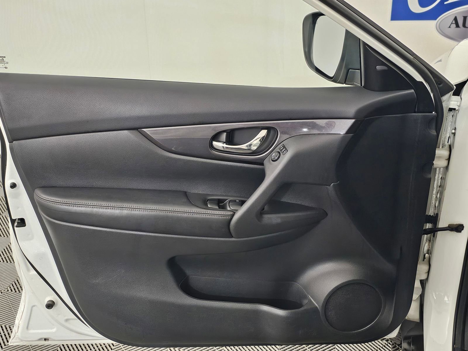 Used 2019 Nissan Rogue S w/ Special Edition Package image 11