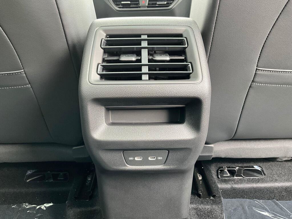 New 2026 Volkswagen Tiguan SE AWD/4WD image 15