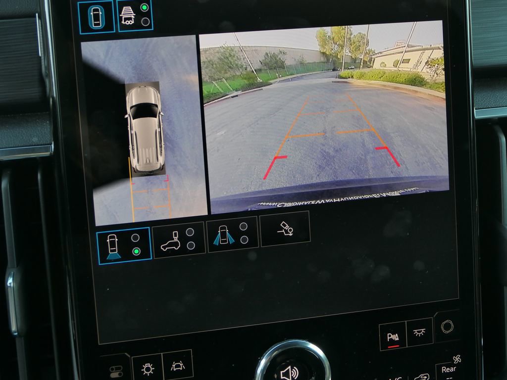 Used 2025 GMC Acadia Elevation image 20