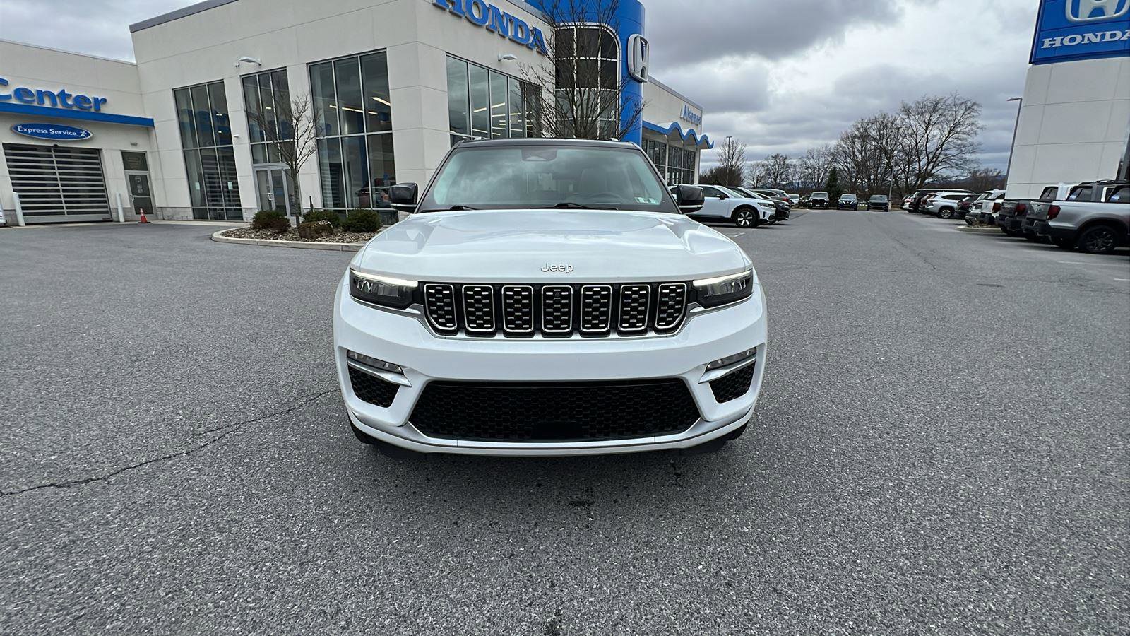 Used 2022 Jeep Grand Cherokee Summit w/ Adv Protech Group IV AWD/4WD image 9