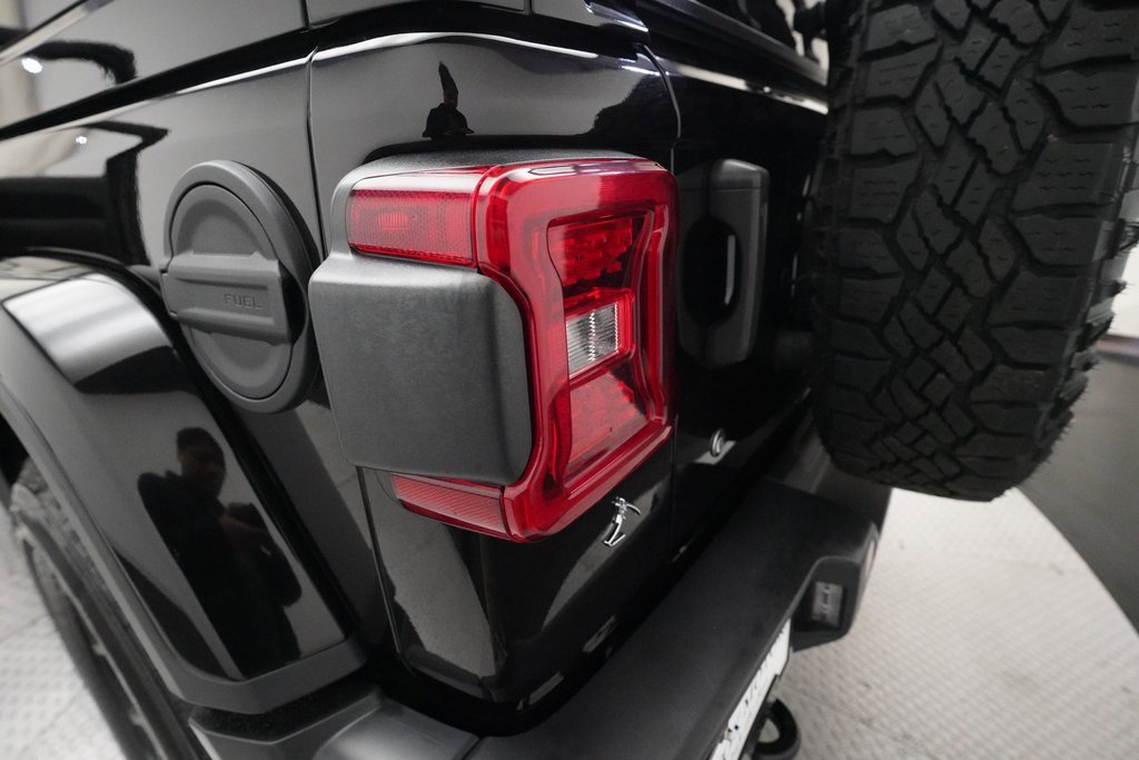 Used 2019 Jeep Wrangler Unlimited Sahara w/ Quick Order Package 24M Moab image 31