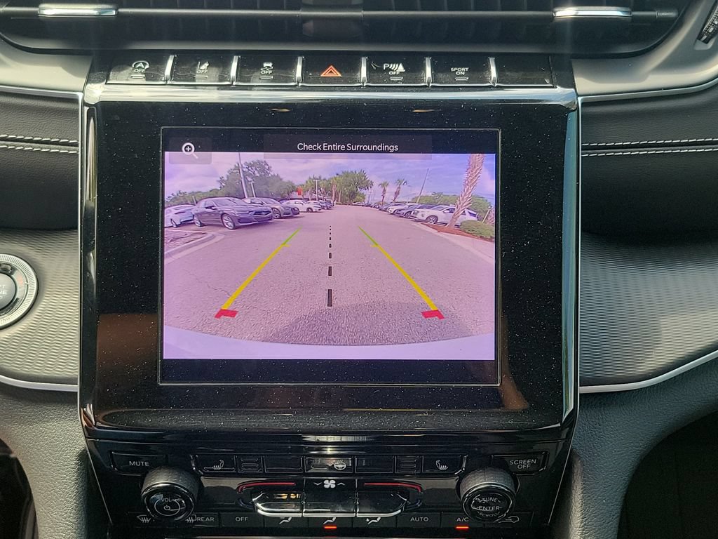 Used 2024 Jeep Grand Cherokee L Altitude AWD/4WD image 32