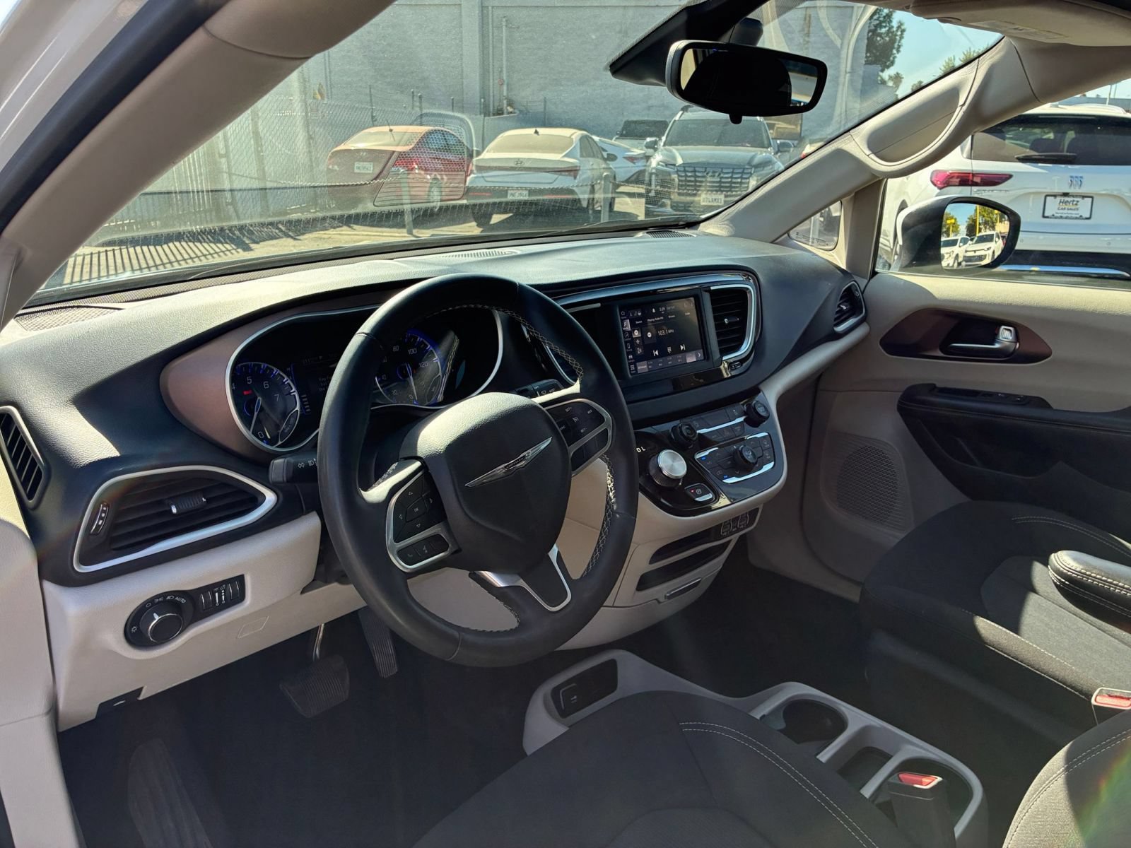 Used 2023 Chrysler Voyager LX FWD image 34