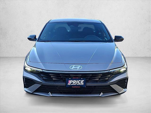 Used 2025 Hyundai Elantra SEL FWD image 2
