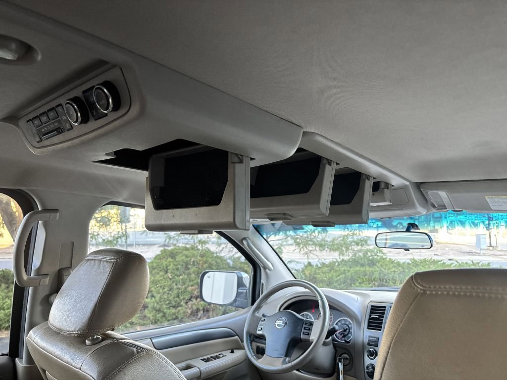 Used 2010 Nissan Armada SE image 18