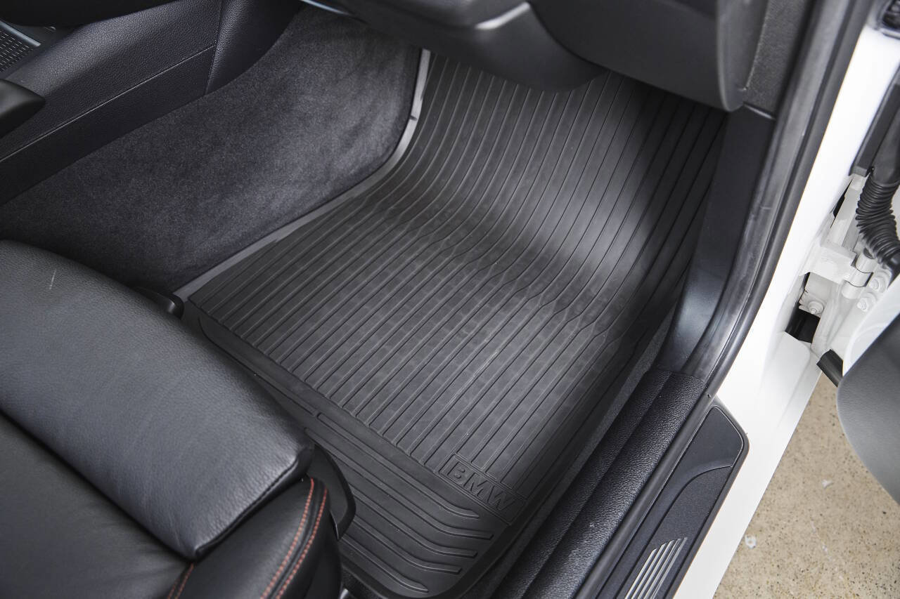 Used 2011 BMW 1 Series M image 51