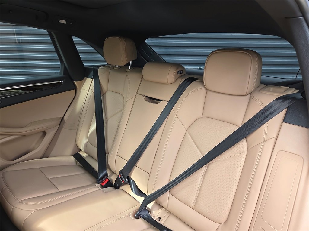 New 2026 Porsche Macan image 16