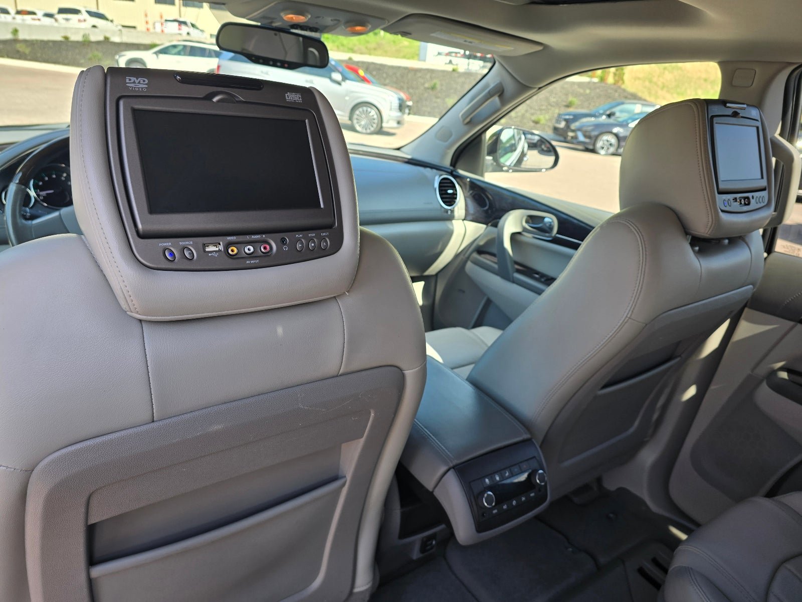 Used 2017 Buick Enclave Premium w/ Experience Buick Package FWD image 24