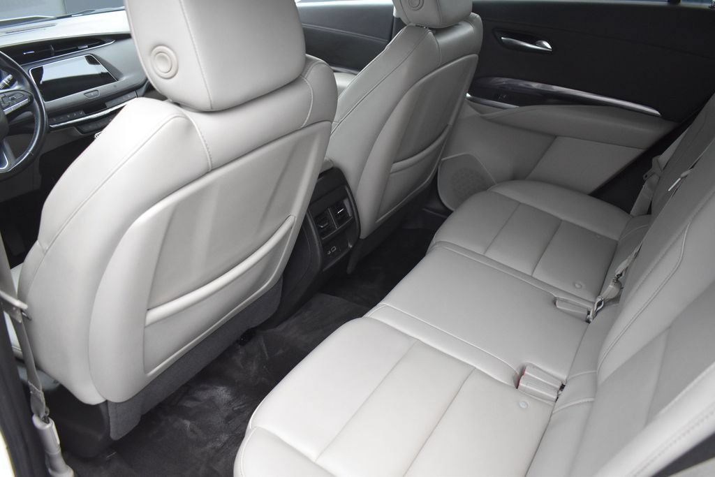 Used 2021 Cadillac XT4 Luxury w/ Driver Awareness Package FWD image 23