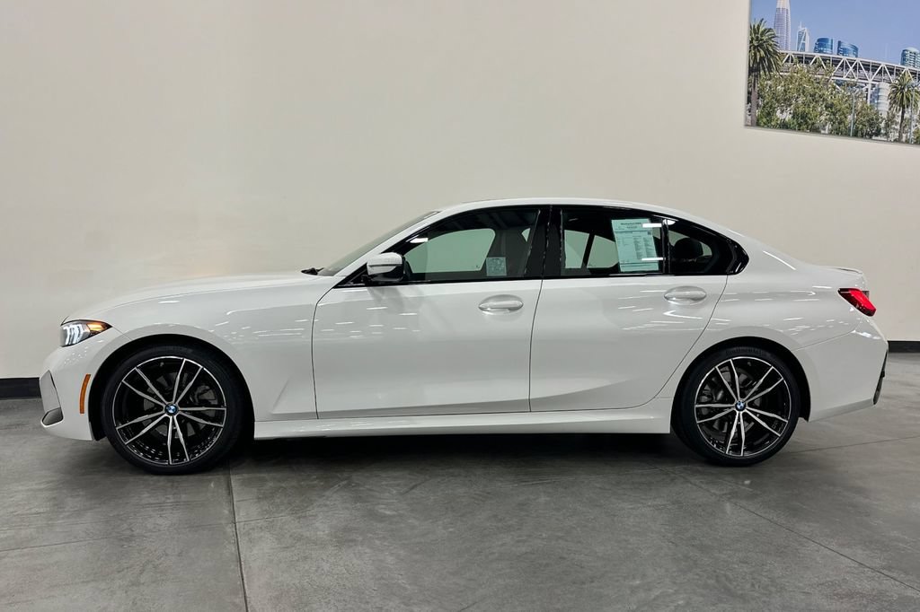 Used 2023 BMW 330i Sedan w/ M Sport Package RWD image 7