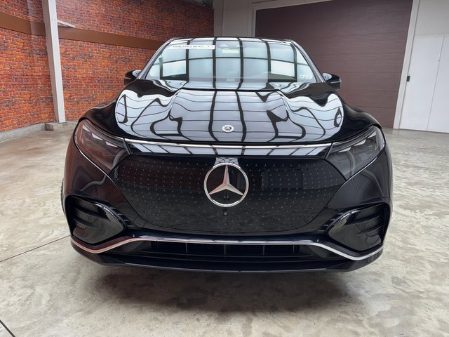 Used 2023 Mercedes-Benz EQS 580 4MATIC SUV image 8