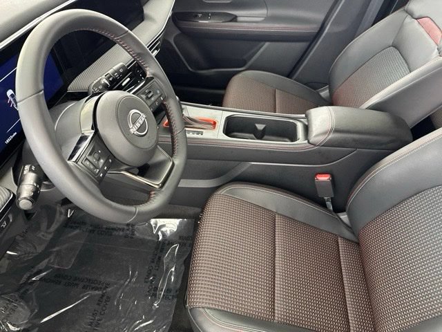 Used 2025 Nissan Kicks SR FWD image 24