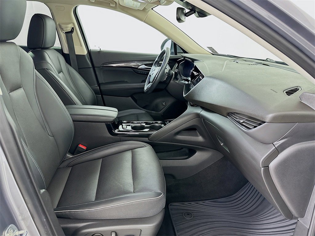Used 2022 Buick Envision Essence w/ Safety Package image 8
