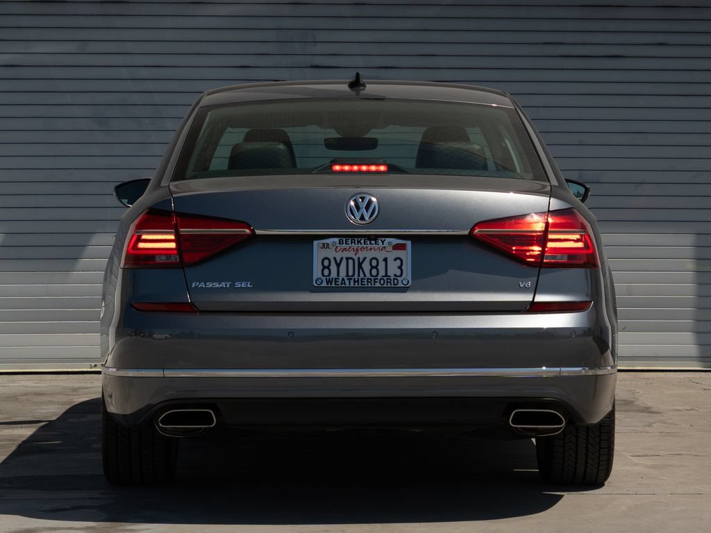 Used 2016 Volkswagen Passat 3.6 SEL Premium FWD image 8