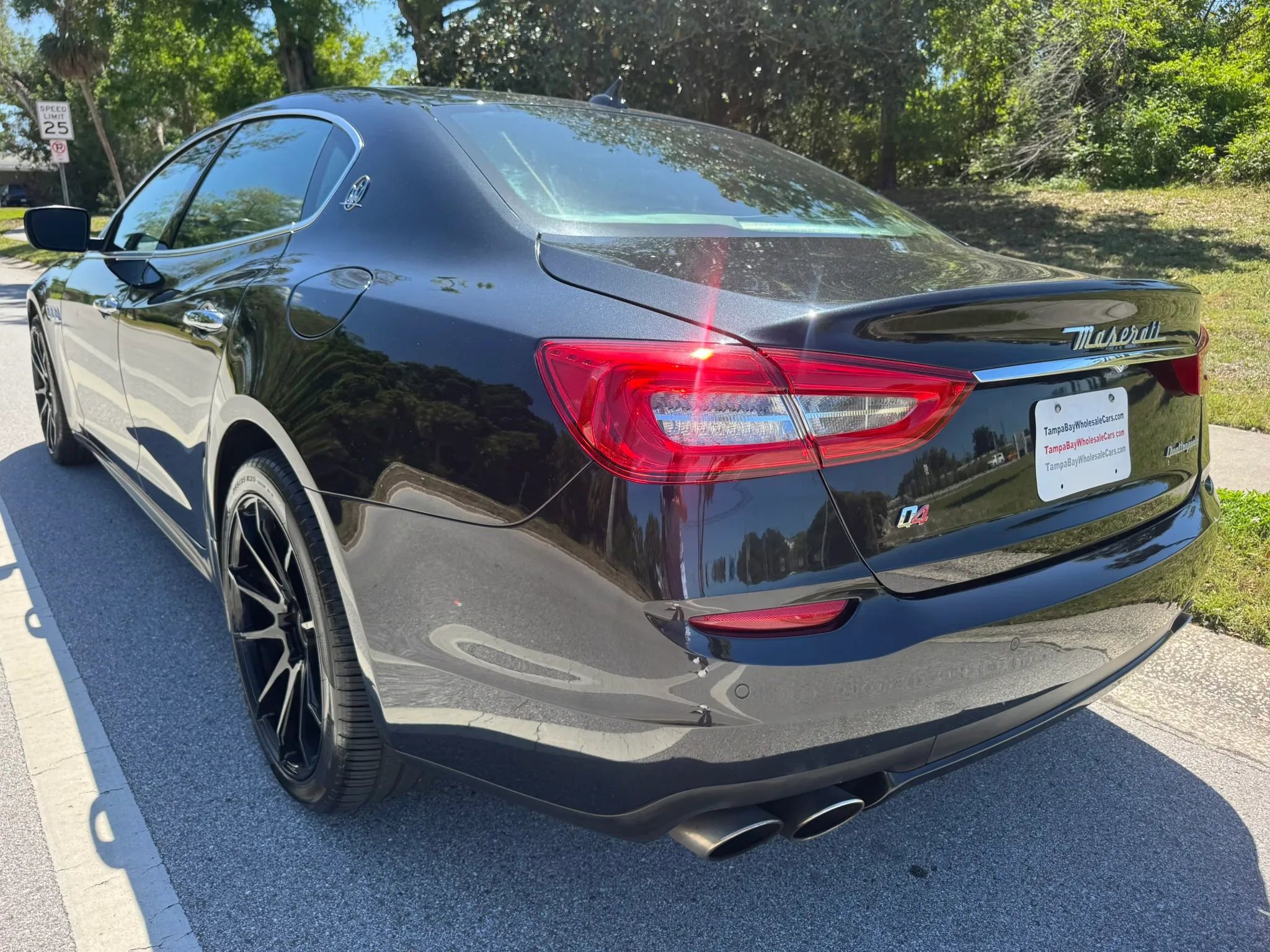 Used 2015 Maserati Quattroporte S Q4 AWD/4WD image 9