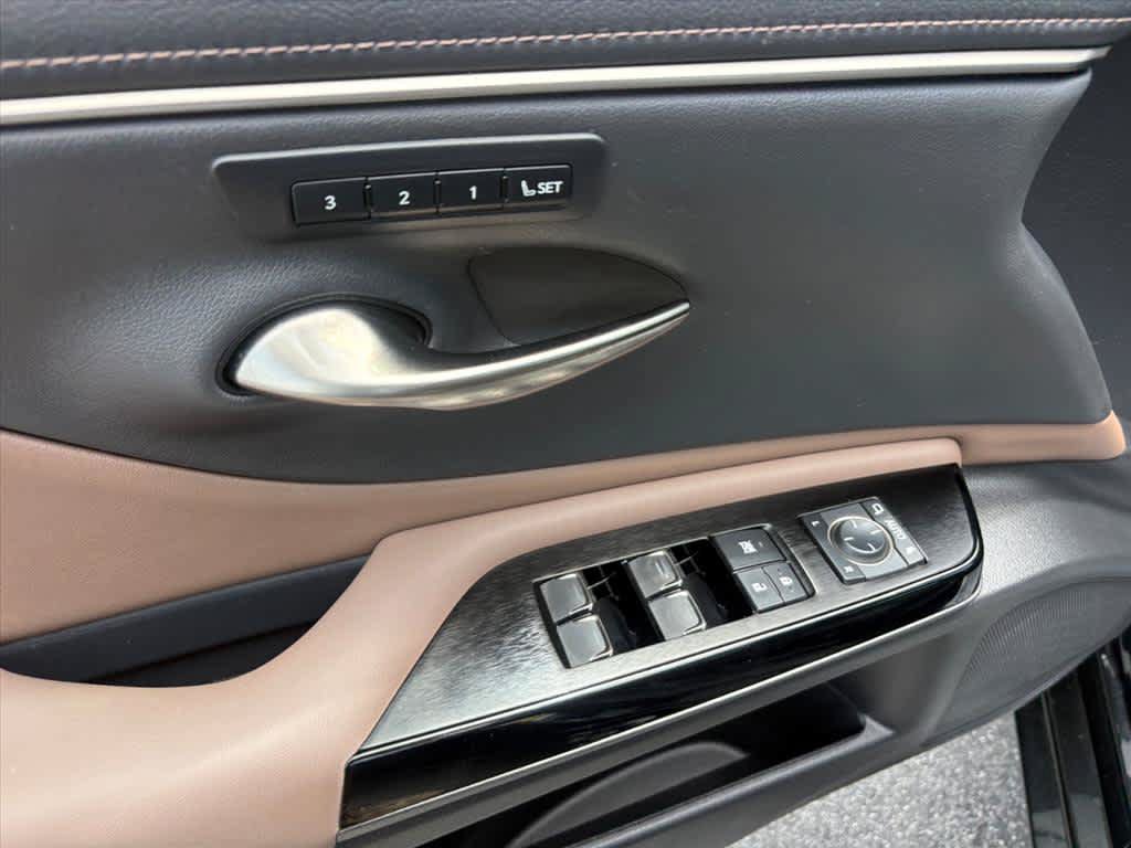 Used 2022 Lexus ES 350 w/ Premium Package FWD image 22
