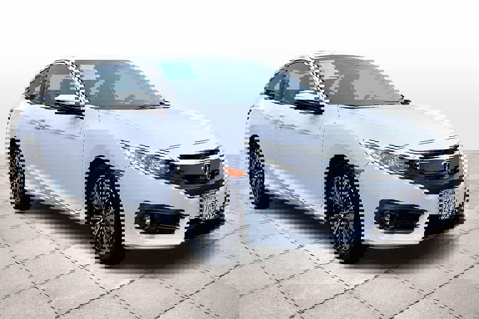 Used 2017 Honda Civic EX-L image 2