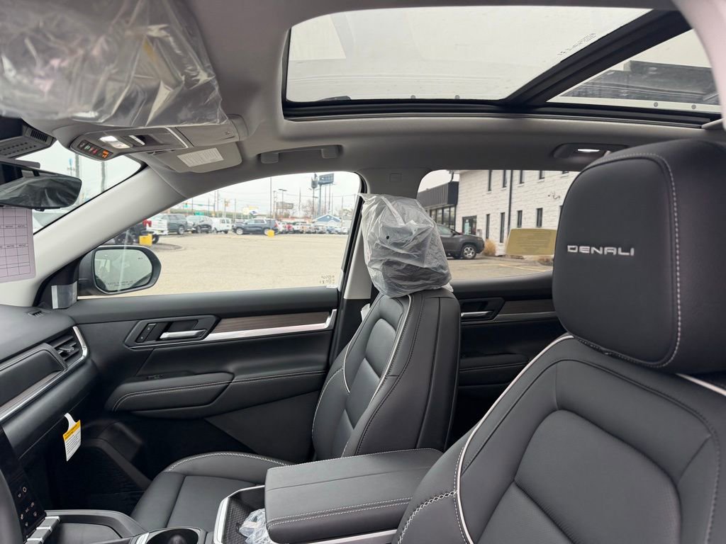 New 2026 GMC Terrain Denali w/ LPO, Floor Liner Package image 20