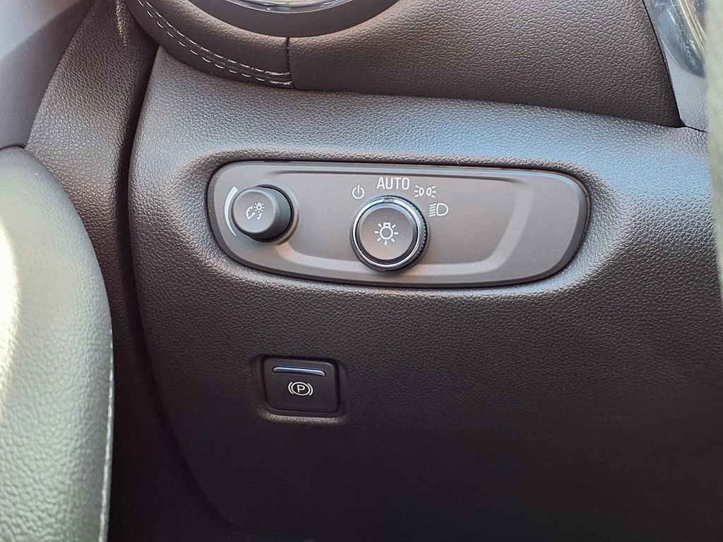 Used 2022 Chevrolet Blazer LT image 17