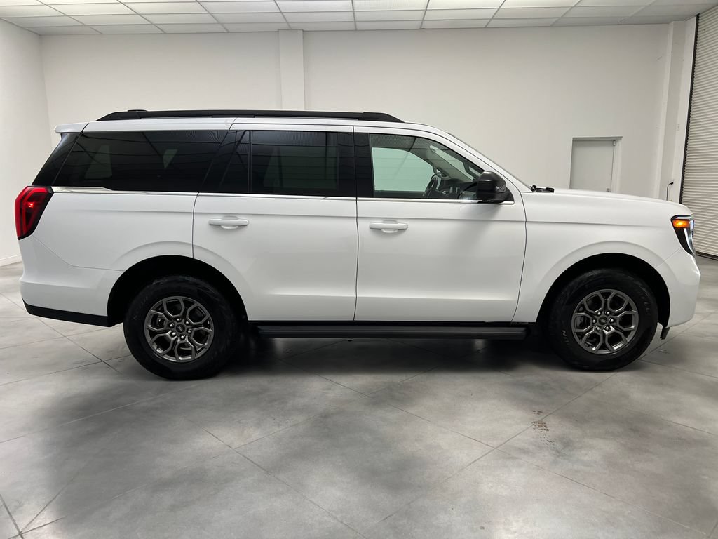 Used 2025 Ford Expedition Active RWD image 10