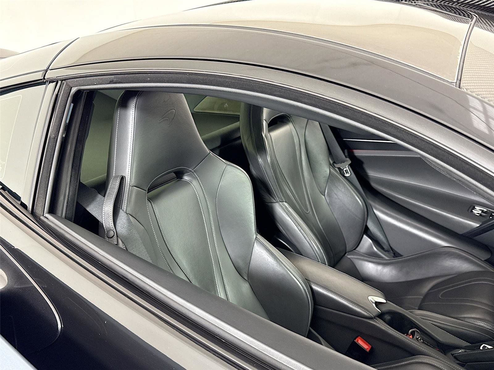 Used 2019 McLaren 720S RWD image 24