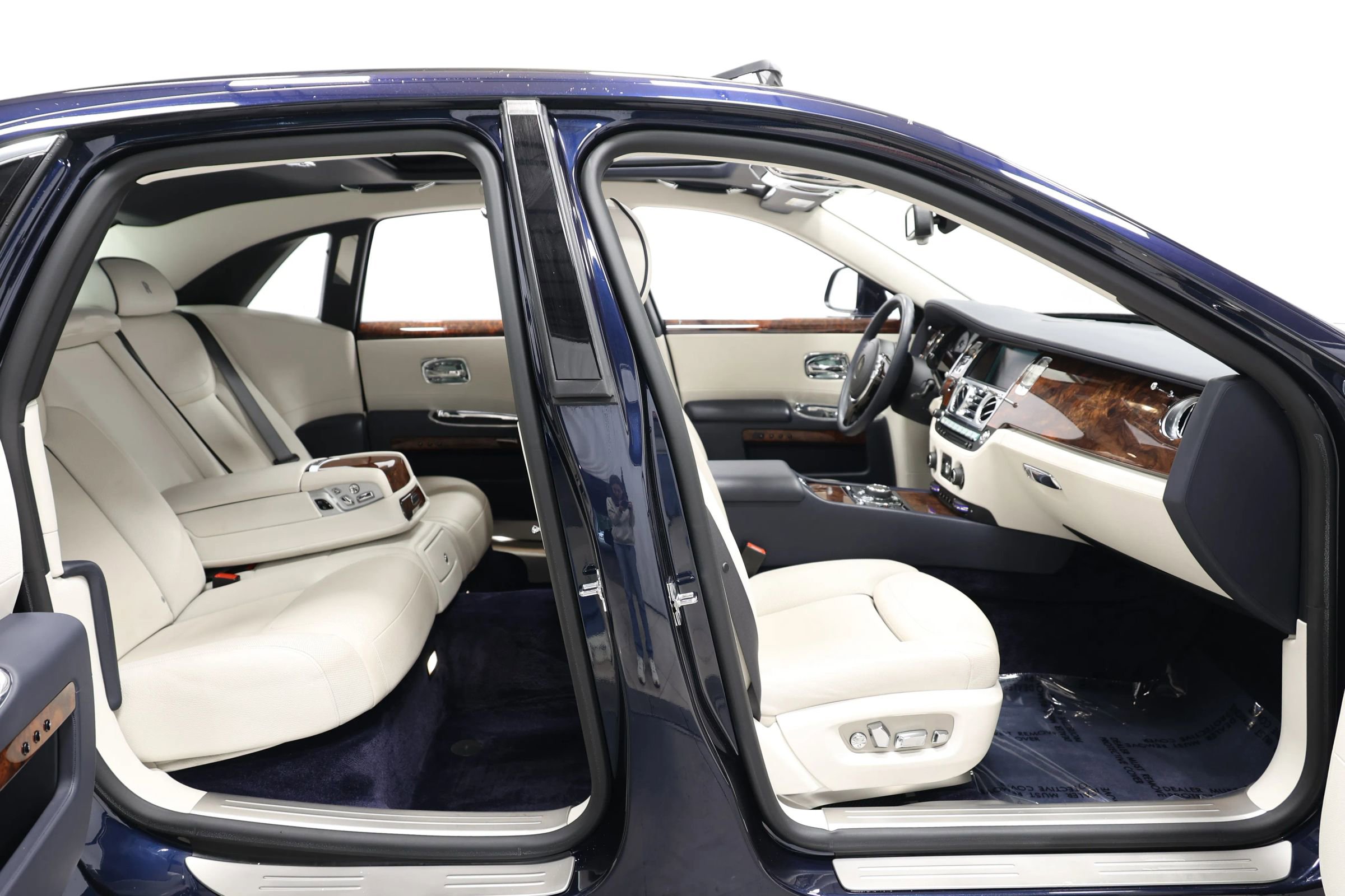 Used 2015 Rolls-Royce Ghost image 84