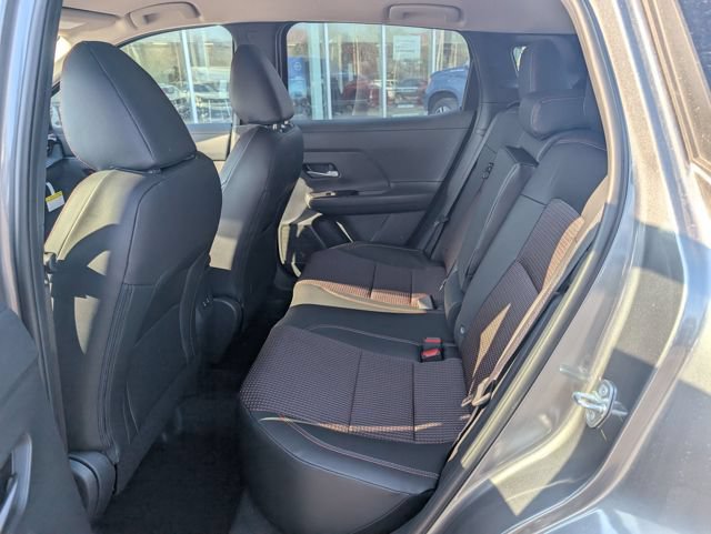 New 2026 Nissan Kicks SR w/ Cold Weather Package FWD image 10