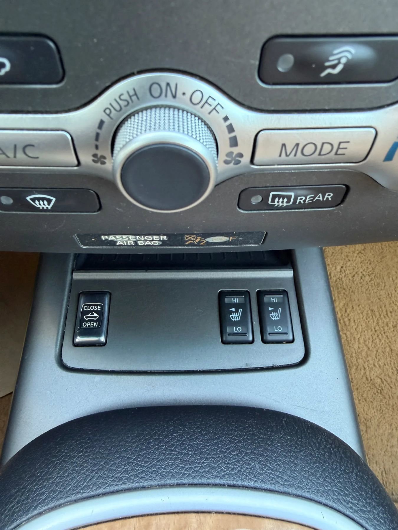 Used 2014 Nissan Murano CrossCabriolet w/ Navigation Package AWD/4WD image 22