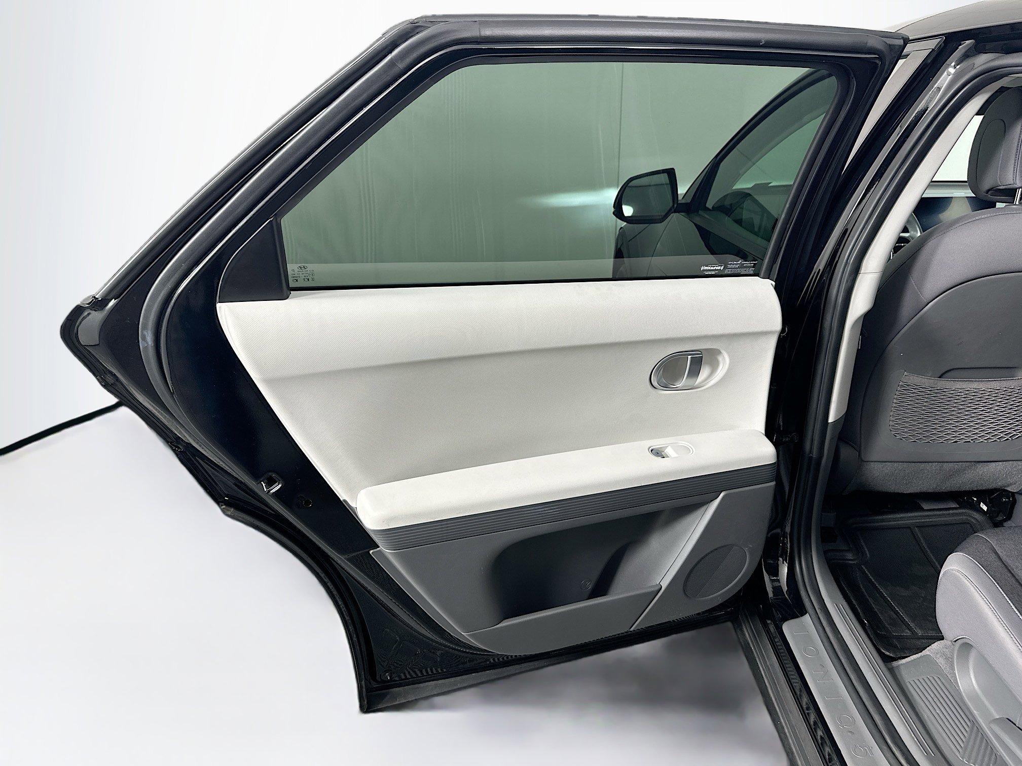 Used 2023 Hyundai Ioniq 5 SE w/ Cargo Package image 26