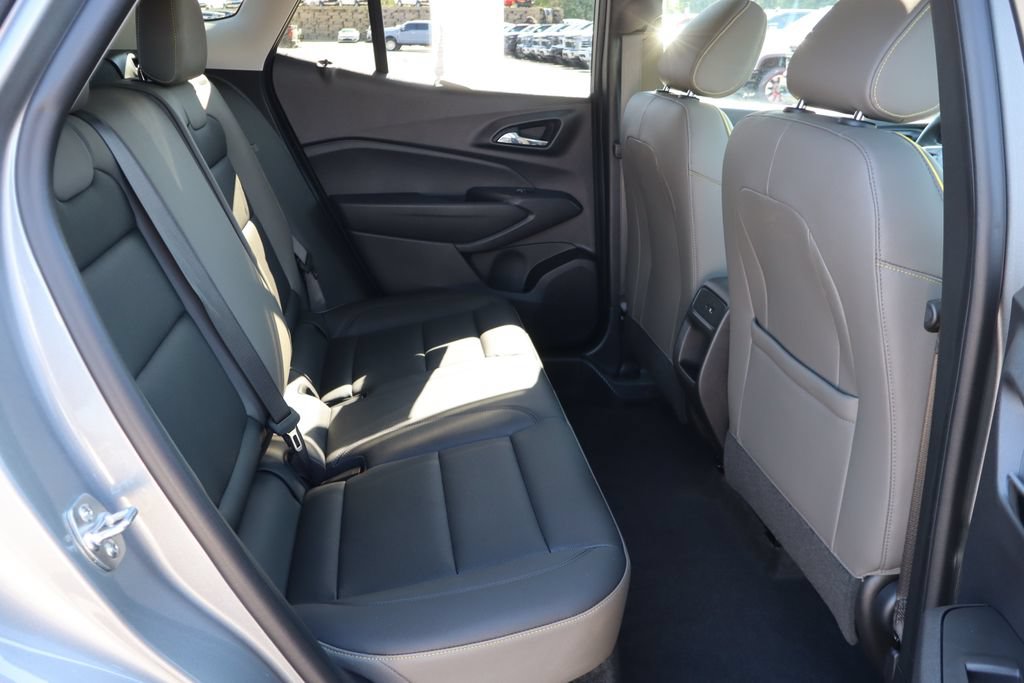Used 2025 Chevrolet Trax ACTIV w/ Sunroof Package FWD image 22