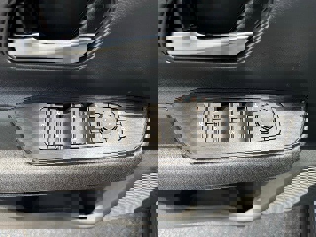 New 2025 Nissan Kicks SV image 11