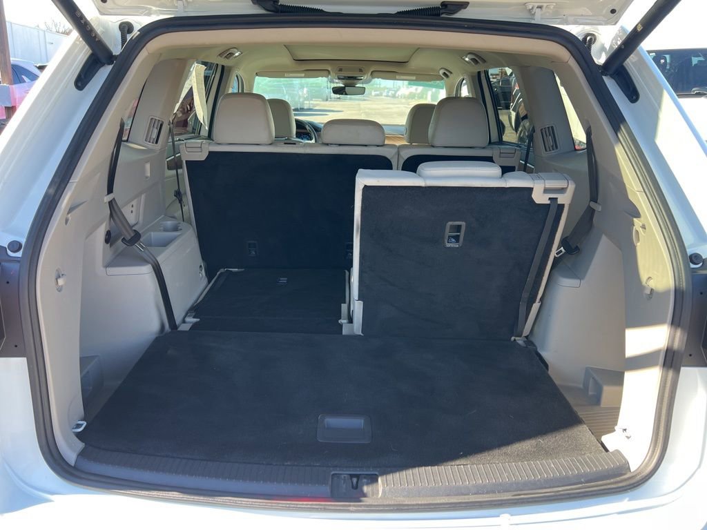 Used 2024 Volkswagen Atlas SE w/ Panoramic Sunroof Package image 14