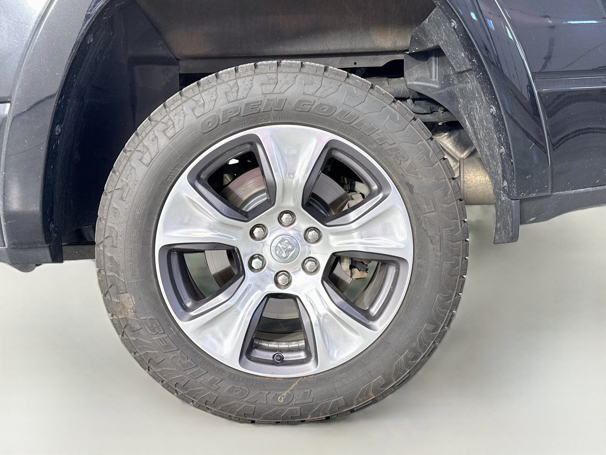 Used 2019 RAM 1500 Laramie AWD/4WD image 30
