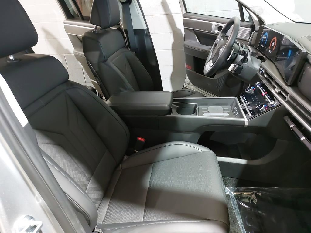 Certified 2025 Hyundai Santa Fe XRT image 10