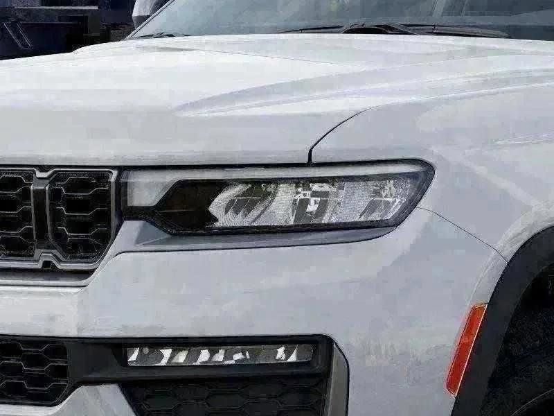 Certified 2026 Jeep Grand Cherokee Limited w/ Limited Altitude Package AWD/4WD image 84