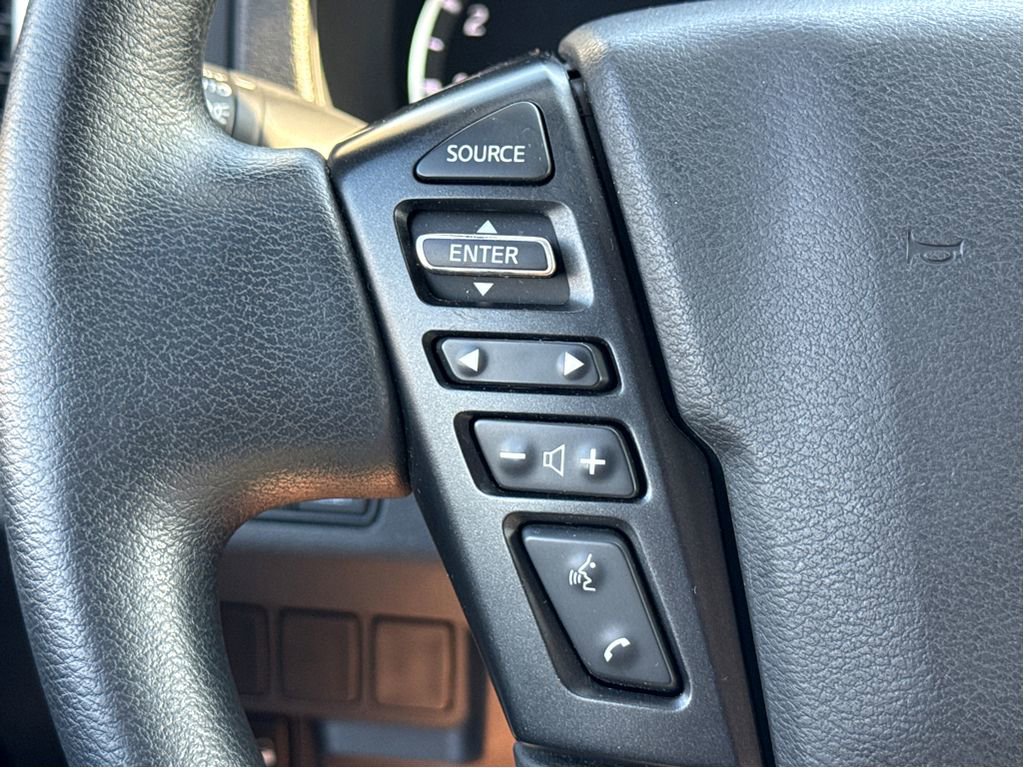 Used 2024 Nissan Frontier SV image 15