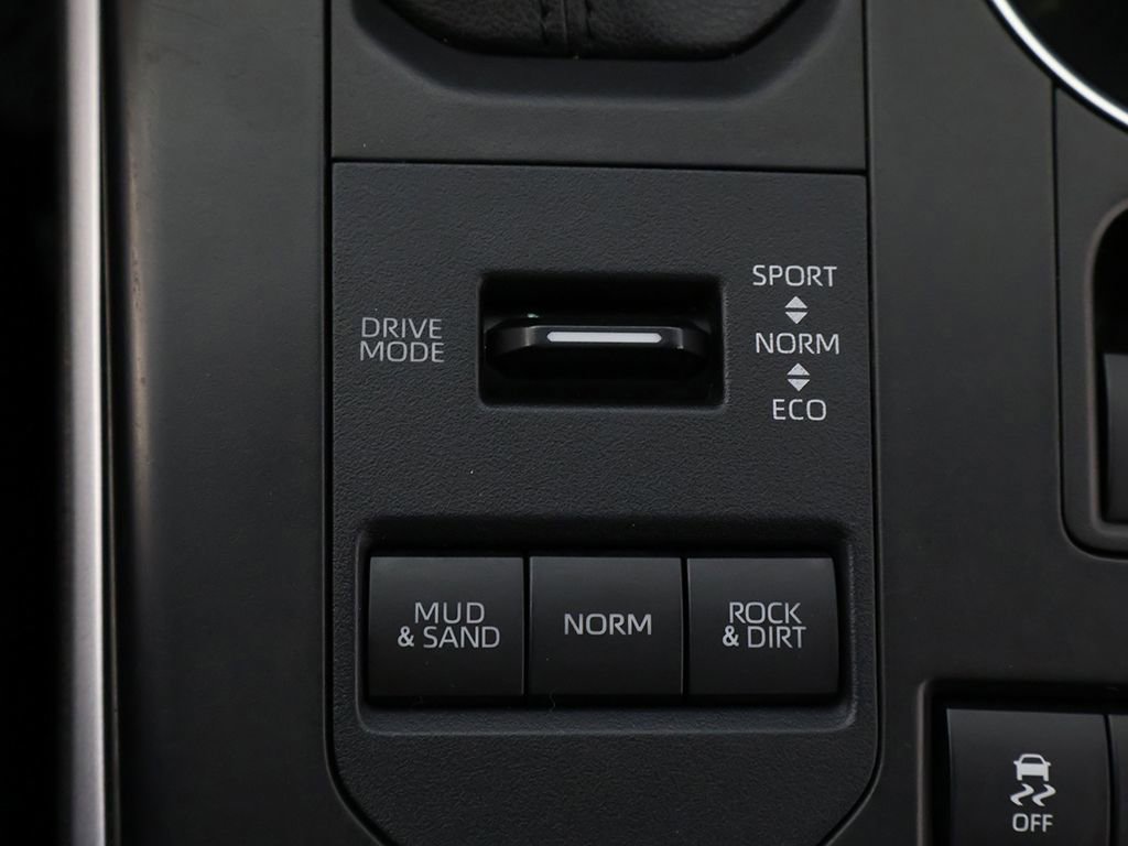 Used 2021 Toyota Highlander XLE image 57