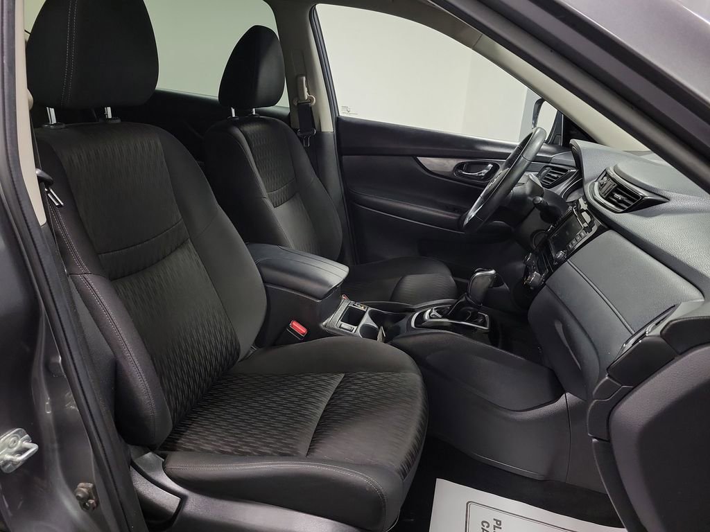 Used 2020 Nissan Rogue SV image 25