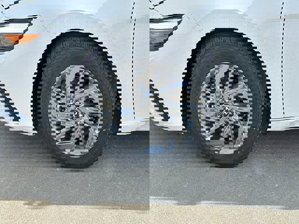 New 2025 Hyundai Elantra Blue image 3