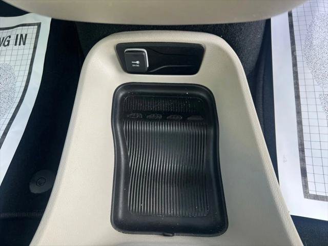 Certified 2023 Chrysler Pacifica Touring-L FWD image 17