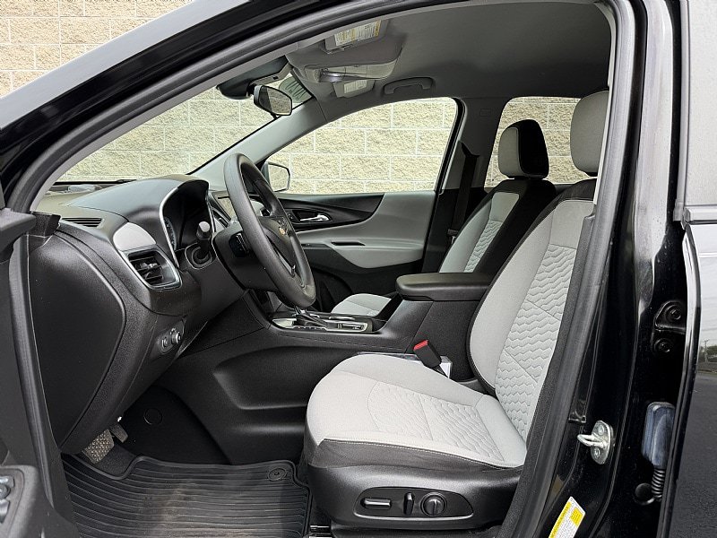 Used 2020 Chevrolet Equinox LS w/ LS Convenience Package FWD image 18