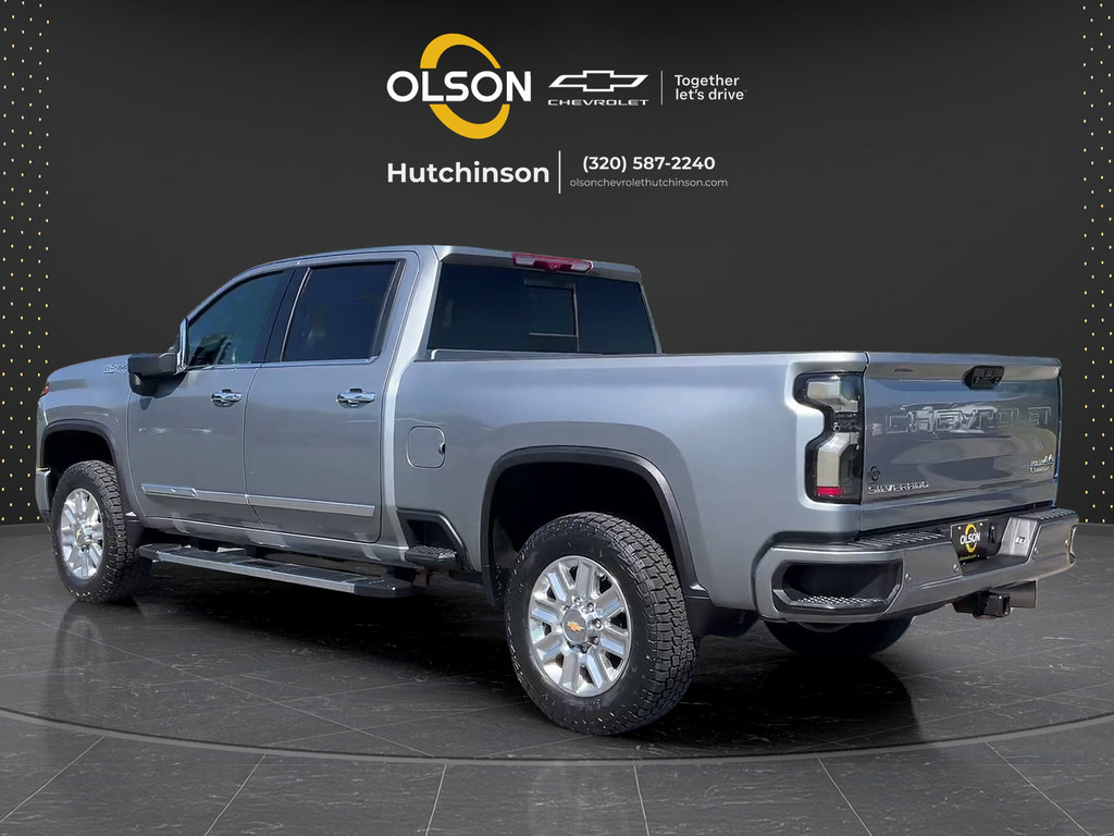 Used 2024 Chevrolet Silverado 2500 High Country w/ High Country Premium Package AWD/4WD image 3