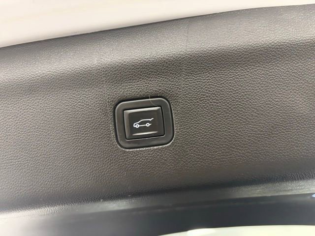 Used 2020 Buick Enclave Essence image 43
