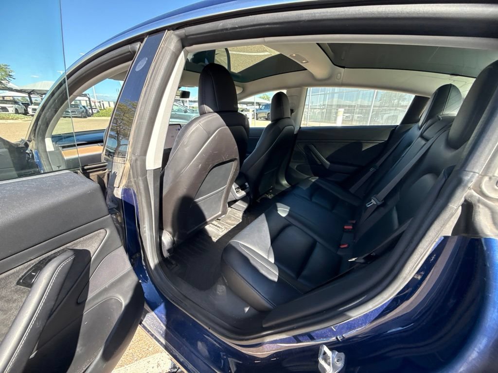Used 2018 Tesla Model 3 Long Range AWD/4WD image 18