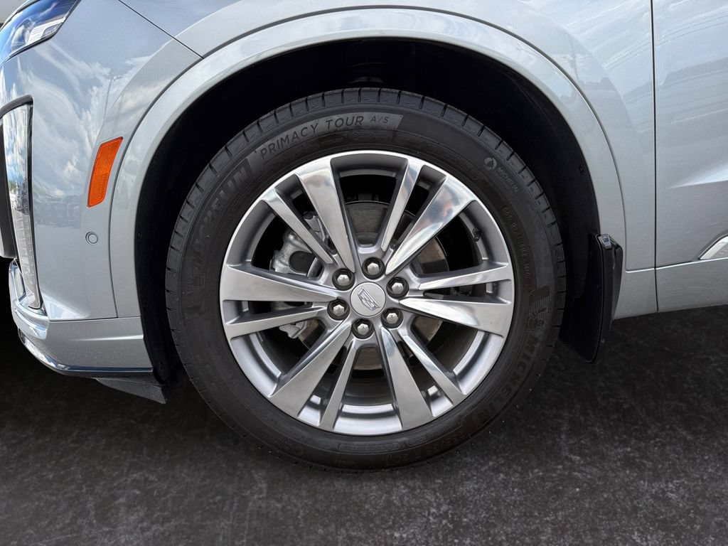 Used 2025 Cadillac XT6 Premium Luxury w/ Technology Package AWD/4WD image 9