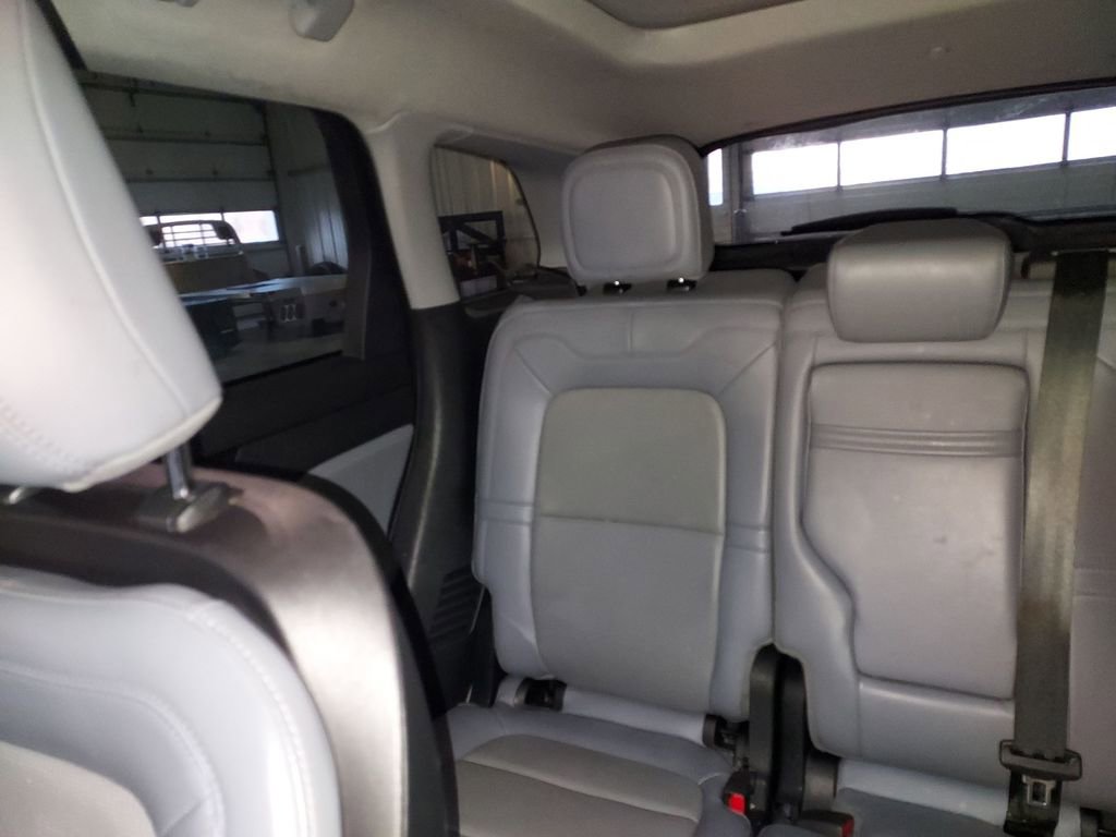 Used 2021 Lincoln Corsair Reserve w/ Equipment Group 201A image 12