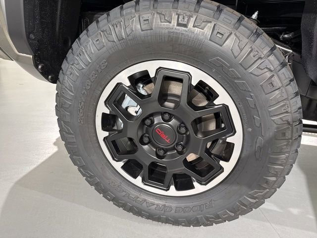 New 2025 Toyota Tacoma TRD Off-Road image 12