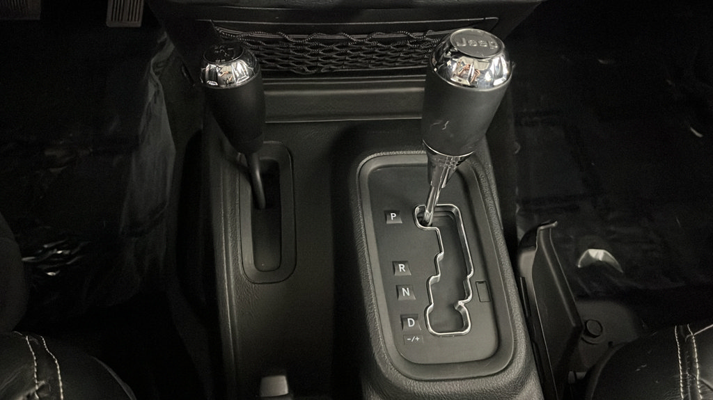 Used 2016 Jeep Wrangler Unlimited Rubicon AWD/4WD image 22